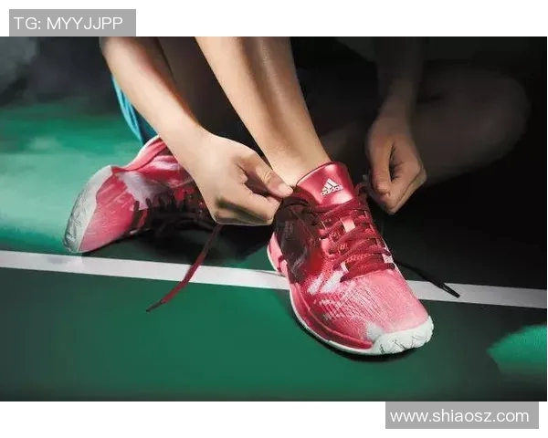 足球明星时尚穿搭全景展示让你领略球场外的风采与魅力 足球明星时尚穿搭全景展示让你领略球场外的风采与魅力