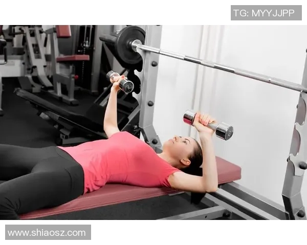 哑铃锻炼腹肌与胸肌的最佳方法与技巧分享